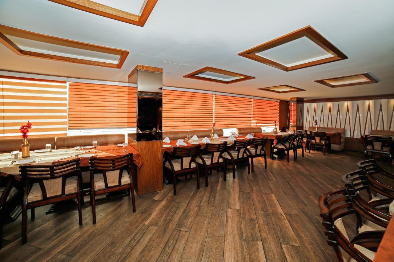 Hotel Shelter Gwalior Exterior foto